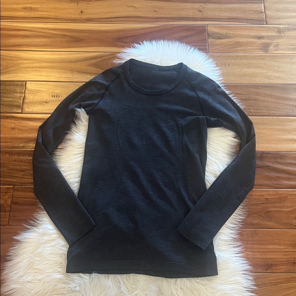 LULULEMON run swiftly long sleeve Sz 8